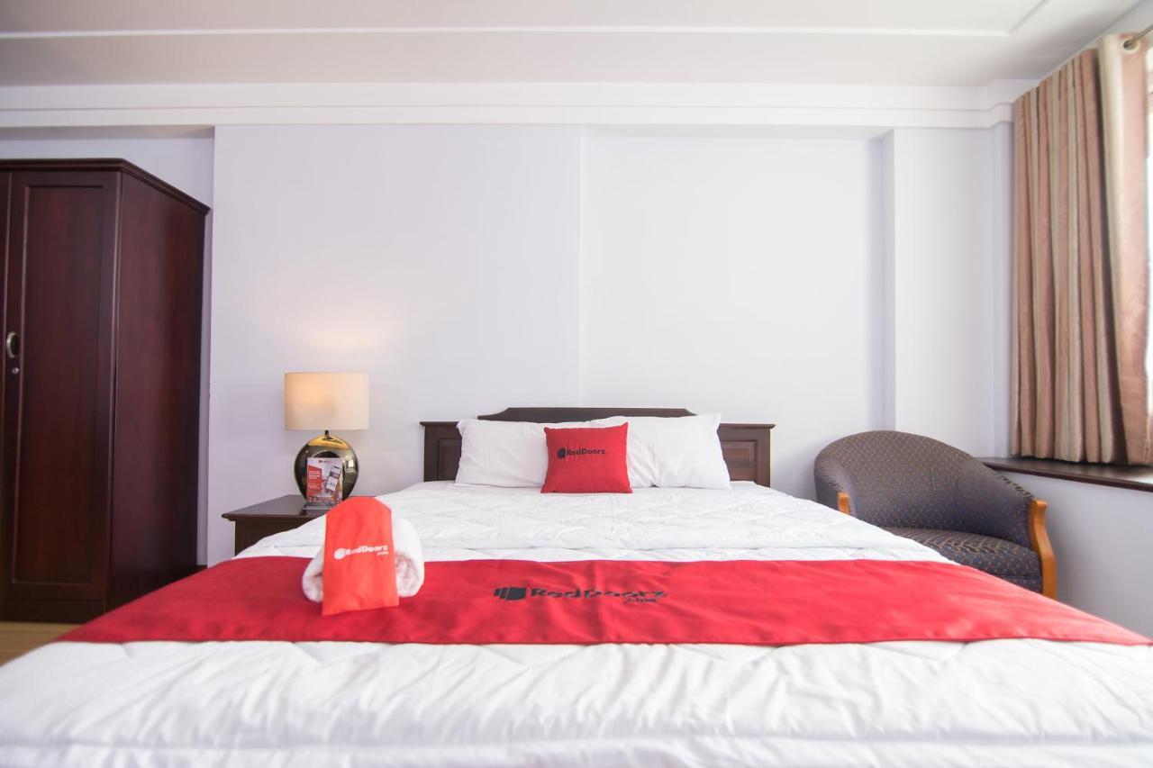 Reddoorz Near Hoa Lu Stadium Ho Chi Minh City Exterior photo